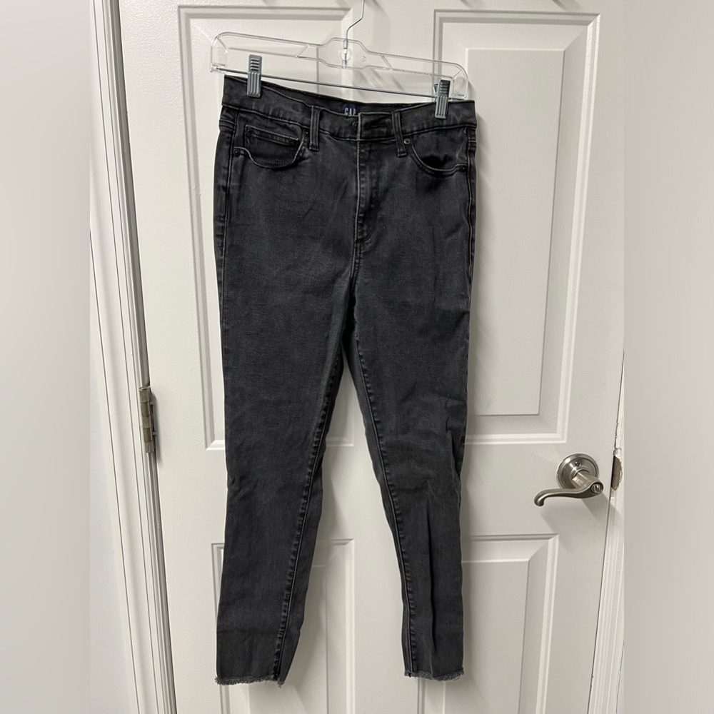 GAP TRUE SKINNY WASHED BLACK JEANS